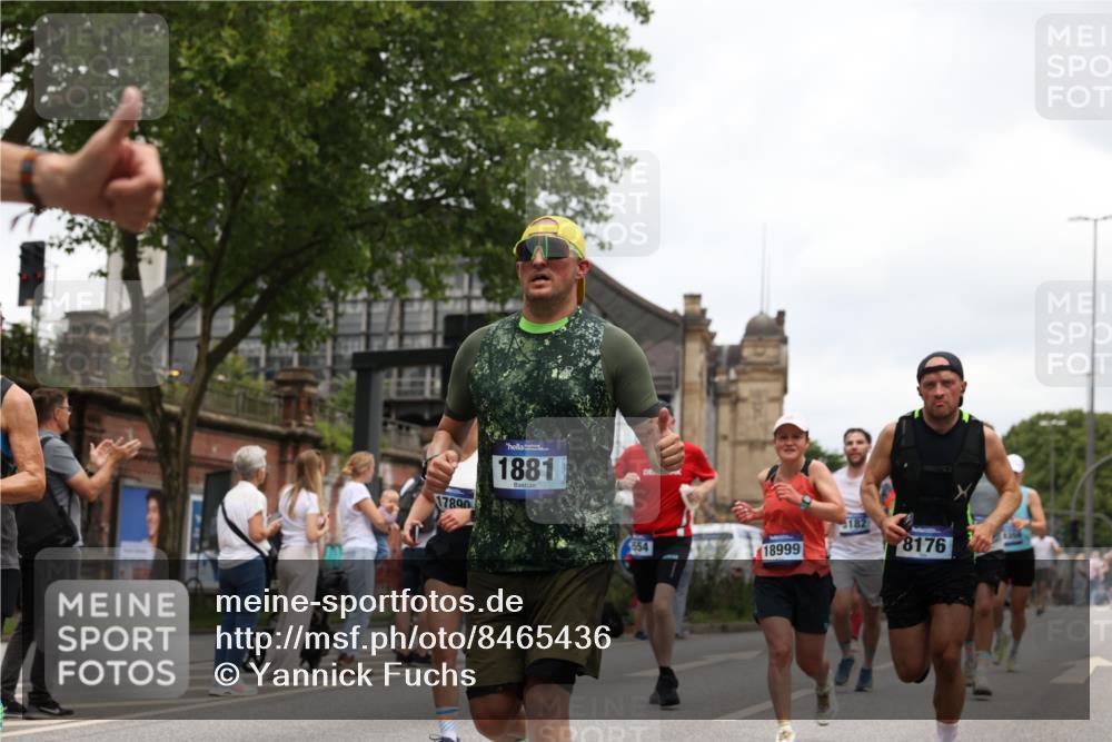 29.06.2025 - hella hamburg halbmarathon Yannick Fuchs http://msf.ph/oto/8465436 29.06.2025 10:57:11 20KM 1126, 1420, 1427, 1881, 1992, 2424, 2582, 2683, 3182, 3248, 3360, 3625, 4389, 4538, 4665, 5058, 5511, 5653, 5708, 5734, 5763, 6142, 6631, 6966, 8176, 8469, 8478, 8721, 8822, 9124, 9306, 9554, 9899, 10128, 11310, 11402, 12004, 12571, 12836, 12978, 13528, 13551, 13739, 13939, 14917, 15137, 15516, 16371, 16420, 16478, 16540, 16872, 17045, 17757, 17818, 17890, 18028, 18355, 18359, 18452, 18999, 19241 meine-sportfotos.de