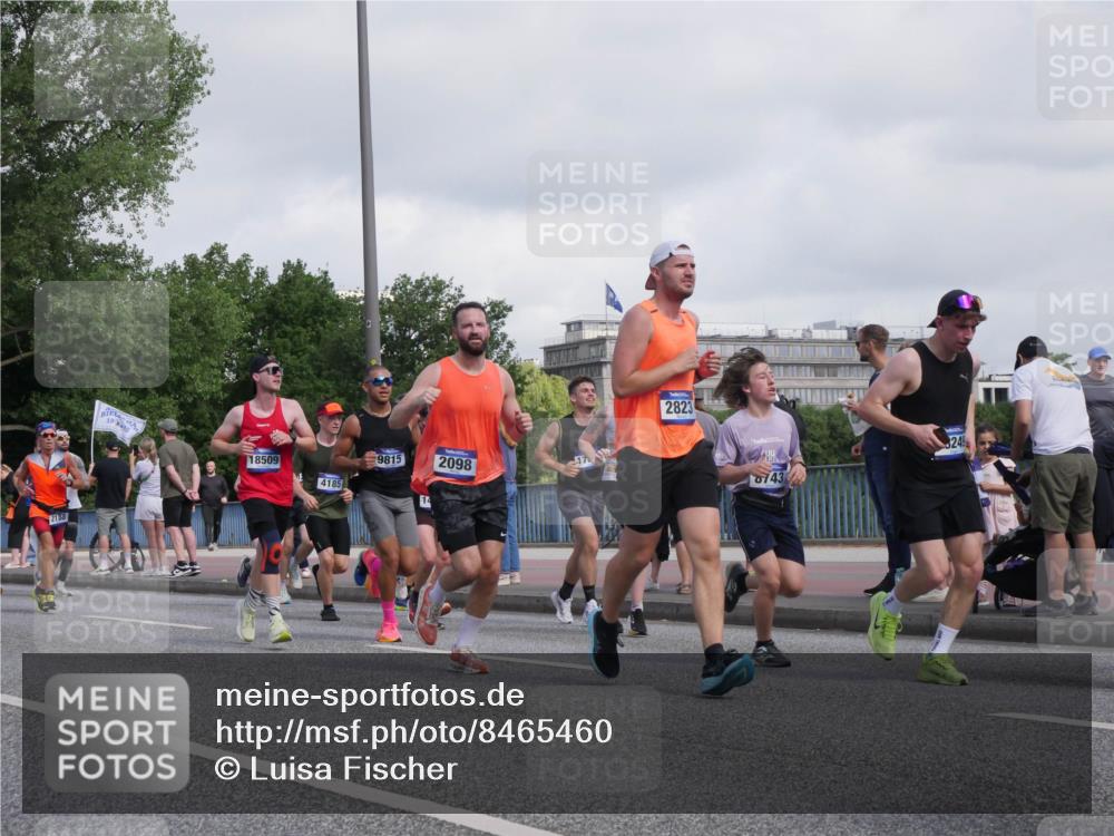 29.06.2025 - hella hamburg halbmarathon Luisa Fischer http://msf.ph/oto/8465460 29.06.2025 09:56:50 Kennedybrücke 2188, 19, 05, 18509, 17, 9815, 2098, 4185, 14, 2823, 6743, 249, 1098, 1171, 1413, 1476, 1892, 2098, 2188, 2823, 2842, 3477, 4183, 4185, 4270, 6198, 6266, 6831, 8743, 9619, 9815, 10237 meine-sportfotos.de