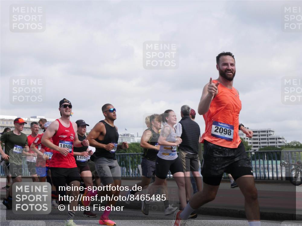 29.06.2025 - hella hamburg halbmarathon Luisa Fischer http://msf.ph/oto/8465485 29.06.2025 09:56:52 Kennedybrücke 4185, 183, 18509, 1454, 8, 2098, 1098, 1171, 1413, 1476, 1892, 2098, 2188, 2823, 2842, 3477, 4183, 4185, 4270, 6198, 6266, 6630, 6831, 8743, 9619, 9815, 10237 meine-sportfotos.de