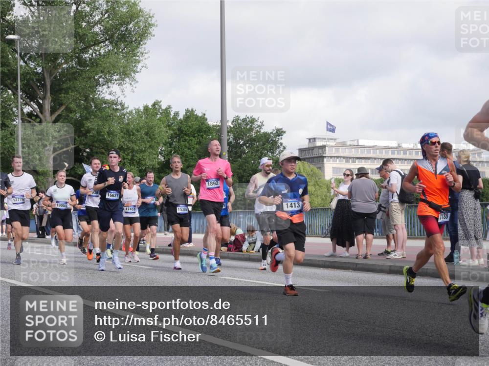 29.06.2025 - hella hamburg halbmarathon Luisa Fischer http://msf.ph/oto/8465511 29.06.2025 09:56:53 Kennedybrücke 12776, 19051, 038, 16627, 17451, 15365, 1892, 1413, 2188, 1098, 1171, 1413, 1476, 1892, 2098, 2188, 2823, 2842, 3477, 4183, 4185, 4270, 6198, 6266, 6630, 8743, 9619, 9815, 10237 meine-sportfotos.de