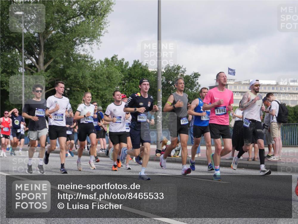 29.06.2025 - hella hamburg halbmarathon Luisa Fischer http://msf.ph/oto/8465533 29.06.2025 09:56:54 Kennedybrücke 12747, 1892, 10237, 12776, 16627, 17229, 19051, 038, 15365, 198, 70, 451, 1098, 1171, 1413, 1476, 1892, 2188, 2842, 3477, 4183, 4185, 4270, 6198, 6266, 6630, 8743, 9619, 9815, 10237 meine-sportfotos.de