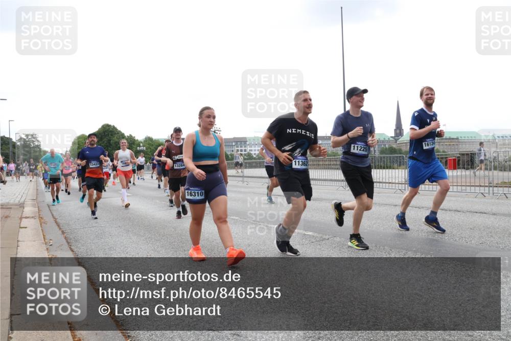 29.06.2025 - hella hamburg halbmarathon Lena Gebhardt http://msf.ph/oto/8465545 29.06.2025 10:32:25 Lombardsbrücke 15987, 13423, 13284, 16310, 11362, 11225, 16124, 1199, 1311, 1640, 1987, 2349, 2943, 3022, 3365, 3653, 3660, 3670, 3707, 3752, 3778, 3822, 4314, 4365, 4605, 4857, 4924, 5496, 5601, 5658, 5743, 5783, 5871, 5941, 6218, 6228, 6252, 6312, 6315, 7135, 7239, 7295, 7308, 7309, 7344, 7468, 7531, 7535, 7570, 7633, 7695, 7702, 7749, 7750, 7789, 7816, 8124, 8127, 8175, 8303, 8538, 8625, 8787, 8840, 8914, 8993, 9010, 9125, 9188, 9206, 10002, 10013, 10048, 10277 meine-sportfotos.de