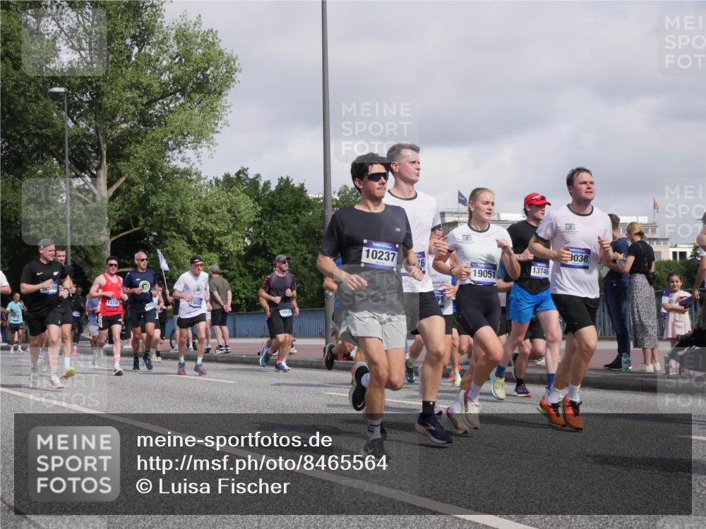 29.06.2025 - hella hamburg halbmarathon Luisa Fischer http://msf.ph/oto/8465564 29.06.2025 09:56:56 Kennedybrücke 49, 12747, 15825, 10237, 19051, 13746, 9038, 1098, 1171, 1413, 1892, 2188, 2842, 3477, 4185, 4270, 6198, 6266, 6630, 7709, 8576, 9463, 9619, 10237, 10529 meine-sportfotos.de