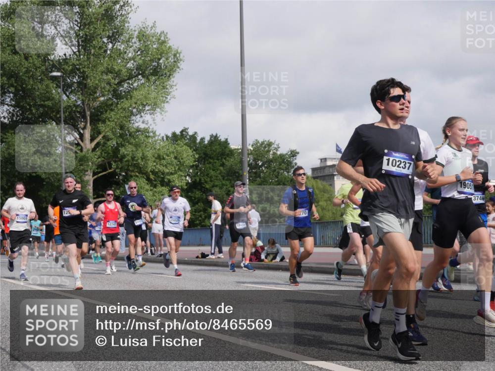29.06.2025 - hella hamburg halbmarathon Luisa Fischer http://msf.ph/oto/8465569 29.06.2025 09:56:57 Kennedybrücke 125, 15001, 12747, 18427, 15825, 18815, 70, 10237, 19051, 3746, 1098, 1171, 1413, 1892, 2842, 4270, 6198, 6266, 6630, 7709, 8576, 9463, 9619, 10237, 10529 meine-sportfotos.de