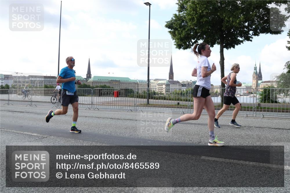 29.06.2025 - hella hamburg halbmarathon Lena Gebhardt http://msf.ph/oto/8465589 29.06.2025 09:55:10 Lombardsbrücke 1200, 1683, 1696, 1706, 2207, 2222, 2274, 2287, 2367, 2411, 2592, 2596, 2816, 2955, 3208, 3209, 3258, 3435, 3747, 4093, 4121, 4189, 4832, 5102, 5399, 5447, 5638, 5705, 5708, 6027, 6158, 6290, 6389, 6662, 6723, 6836, 6923, 6938, 6978, 6991, 7052, 7312, 7335, 7659, 7908, 8117, 8371, 8437, 8482, 8487, 8657, 8693, 8889, 8981, 9031, 9038, 9051, 9093, 9159, 9476, 9661, 9710, 9869, 9931, 11333 meine-sportfotos.de