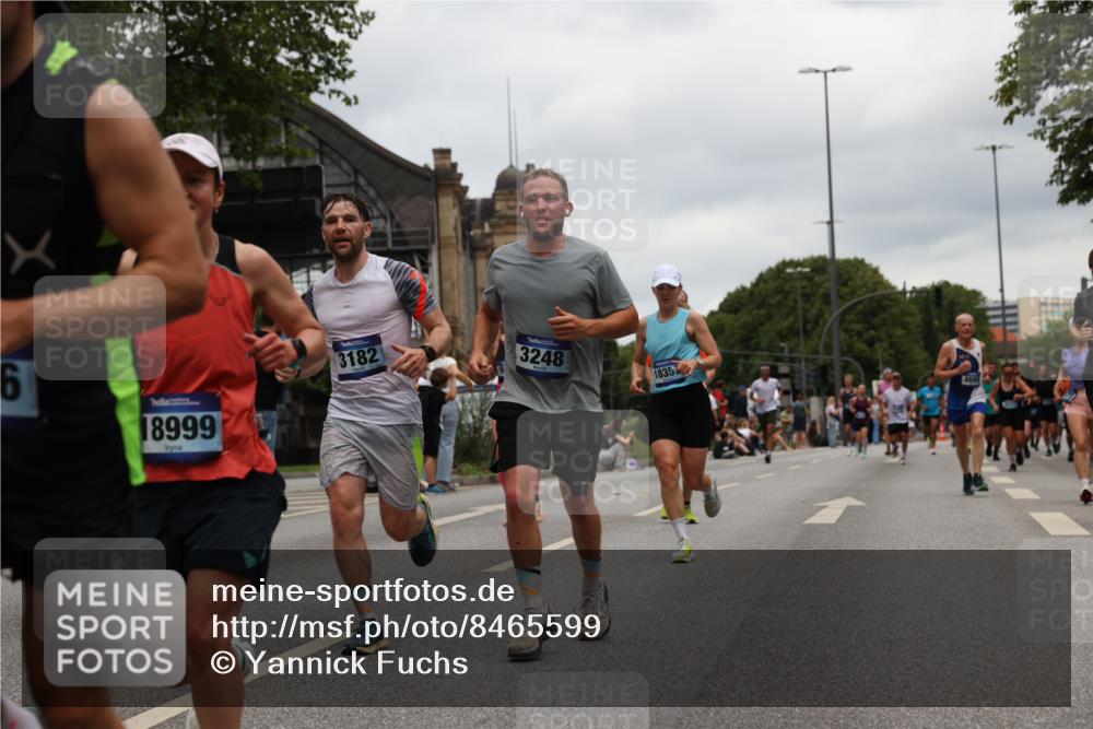29.06.2025 - hella hamburg halbmarathon Yannick Fuchs http://msf.ph/oto/8465599 29.06.2025 10:57:13 20KM 1126, 1420, 1427, 1722, 1724, 1881, 1992, 2424, 2582, 2683, 3182, 3248, 3360, 3625, 4370, 4389, 4538, 4665, 5058, 5511, 5653, 5708, 5734, 5763, 6142, 6631, 6966, 8176, 8469, 8478, 8721, 8822, 9124, 9306, 9554, 9681, 9899, 10128, 11402, 12004, 12836, 12978, 13528, 13551, 13739, 13939, 14917, 15137, 15516, 16371, 16420, 16478, 16540, 16872, 17045, 17757, 17818, 17890, 18028, 18355, 18359, 18452, 18999, 19241 meine-sportfotos.de