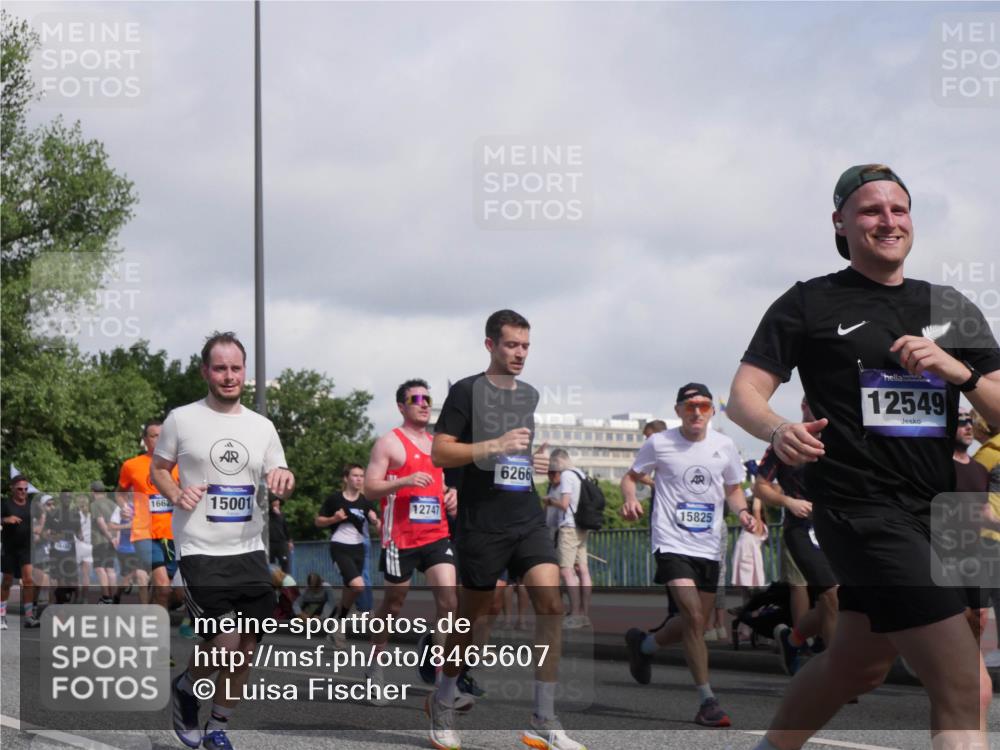29.06.2025 - hella hamburg halbmarathon Luisa Fischer http://msf.ph/oto/8465607 29.06.2025 09:57:00 Kennedybrücke 1662, 15001, 12747, 6266, 15825, 12549, 1098, 1171, 2470, 2842, 4029, 4270, 5020, 5706, 6266, 6630, 6819, 7709, 8374, 8576, 9051, 9463, 9619, 10529 meine-sportfotos.de