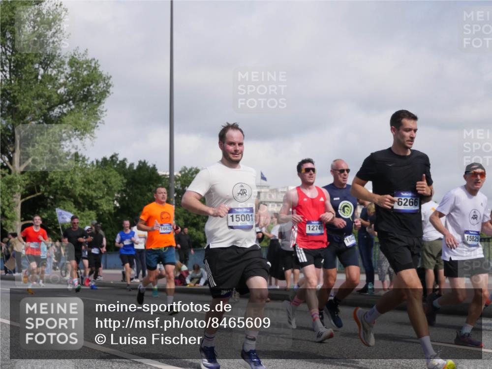 29.06.2025 - hella hamburg halbmarathon Luisa Fischer http://msf.ph/oto/8465609 29.06.2025 09:57:00 Kennedybrücke 16625, 15001, 12747, 184, 6266, 15825, 1098, 1171, 2470, 2842, 4029, 4270, 5020, 5706, 6266, 6630, 6819, 7709, 8374, 8576, 9051, 9463, 9619, 10529 meine-sportfotos.de