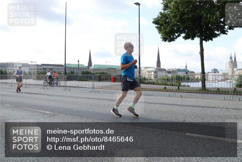 29.06.2025 - hella hamburg halbmarathon Lena Gebhardt http://msf.ph/oto/8465646 29.06.2025 09:55:11 Lombardsbrücke 1200, 1683, 1696, 1706, 1884, 2207, 2222, 2274, 2287, 2367, 2411, 2592, 2596, 2816, 2955, 3208, 3209, 3258, 3435, 3747, 4093, 4121, 4189, 4832, 5102, 5399, 5447, 5638, 5705, 5708, 6027, 6158, 6290, 6389, 6662, 6723, 6836, 6923, 6938, 6978, 6991, 7052, 7312, 7335, 7659, 7908, 8117, 8371, 8437, 8487, 8657, 8693, 8889, 8981, 9031, 9038, 9051, 9093, 9159, 9476, 9661, 9710, 9869, 9931, 11333 meine-sportfotos.de