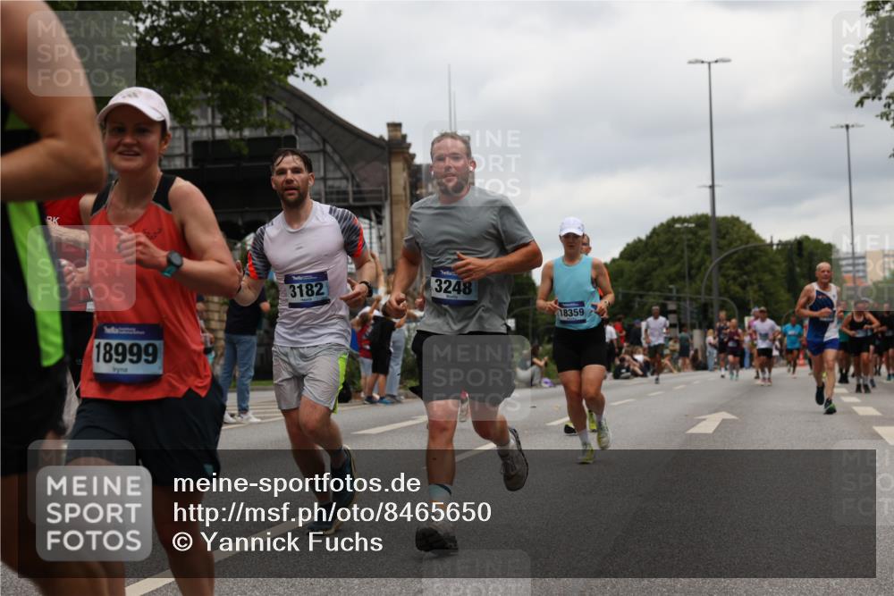 29.06.2025 - hella hamburg halbmarathon Yannick Fuchs http://msf.ph/oto/8465650 29.06.2025 10:57:13 20KM 1126, 1420, 1427, 1722, 1724, 1881, 1992, 2424, 2582, 2683, 3182, 3248, 3360, 3625, 4370, 4389, 4538, 4665, 5058, 5511, 5653, 5708, 5734, 5763, 6142, 6631, 6966, 8176, 8469, 8478, 8721, 8822, 9124, 9306, 9554, 9681, 9899, 10128, 11402, 12004, 12836, 12978, 13528, 13551, 13739, 13939, 14917, 15137, 15516, 16371, 16420, 16478, 16540, 16872, 17045, 17757, 17818, 17890, 18028, 18355, 18359, 18452, 18999, 19241 meine-sportfotos.de