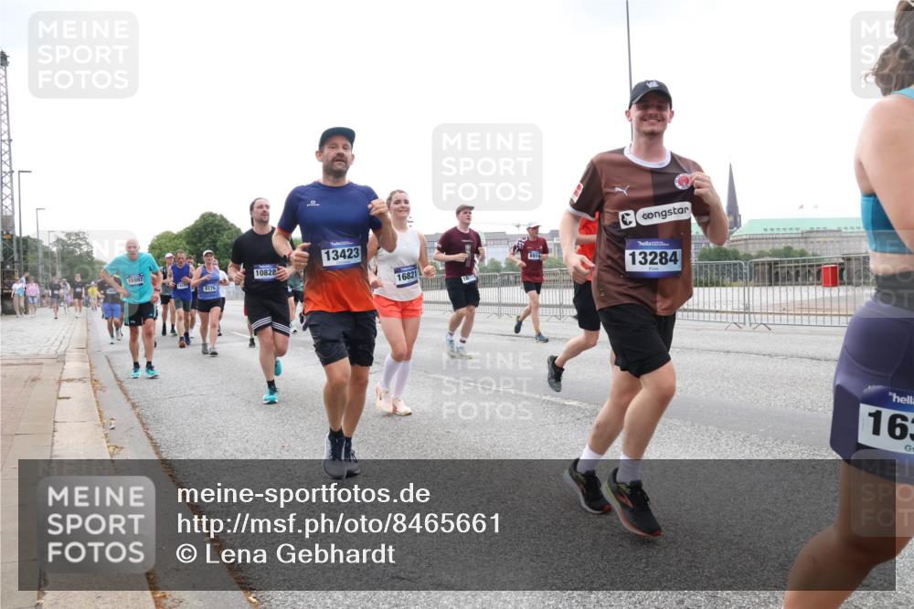 29.06.2025 - hella hamburg halbmarathon Lena Gebhardt http://msf.ph/oto/8465661 29.06.2025 10:32:27 Lombardsbrücke 15987, 8175, 10828, 13423, 16821, 13284, 163, 1199, 1311, 1640, 1987, 2059, 2349, 2943, 3022, 3365, 3653, 3660, 3670, 3707, 3778, 3822, 4314, 4365, 4446, 4605, 4857, 4924, 5496, 5601, 5658, 5743, 5783, 5871, 5941, 6218, 6228, 6252, 6312, 6315, 7135, 7239, 7295, 7308, 7309, 7344, 7468, 7531, 7535, 7570, 7633, 7695, 7702, 7749, 7750, 7789, 8124, 8127, 8175, 8303, 8538, 8625, 8787, 8840, 8914, 8993, 9010, 9125, 9188, 9206, 10002, 10013, 10048, 10277 meine-sportfotos.de