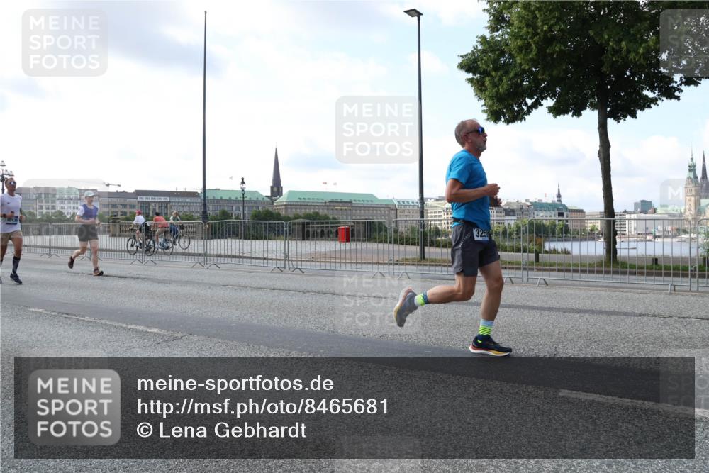 29.06.2025 - hella hamburg halbmarathon Lena Gebhardt http://msf.ph/oto/8465681 29.06.2025 09:55:11 Lombardsbrücke 18430, 3258, 1200, 1683, 1696, 1706, 1884, 2207, 2222, 2274, 2287, 2367, 2411, 2592, 2596, 2816, 2955, 3208, 3209, 3258, 3435, 3747, 4093, 4121, 4189, 4832, 5102, 5399, 5447, 5638, 5705, 5708, 6027, 6158, 6290, 6389, 6662, 6723, 6836, 6923, 6938, 6978, 6991, 7052, 7312, 7335, 7659, 7908, 8117, 8371, 8437, 8487, 8657, 8693, 8889, 8981, 9031, 9038, 9051, 9093, 9159, 9476, 9661, 9710, 9869, 9931, 11333 meine-sportfotos.de