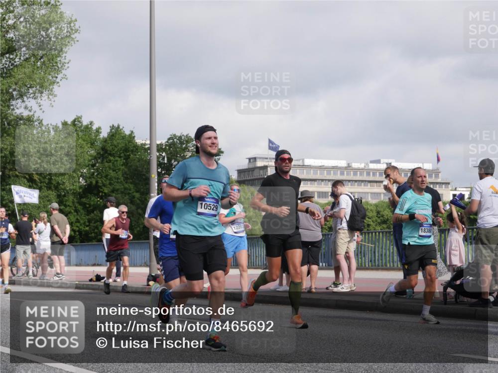 29.06.2025 - hella hamburg halbmarathon Luisa Fischer http://msf.ph/oto/8465692 29.06.2025 09:57:05 Kennedybrücke 570, 10529, 12203, 18380, 1342, 1399, 1750, 2020, 2470, 2889, 4029, 4816, 5020, 5706, 6630, 6819, 7087, 7297, 7709, 8142, 8374, 8576, 9051, 9463, 10529 meine-sportfotos.de
