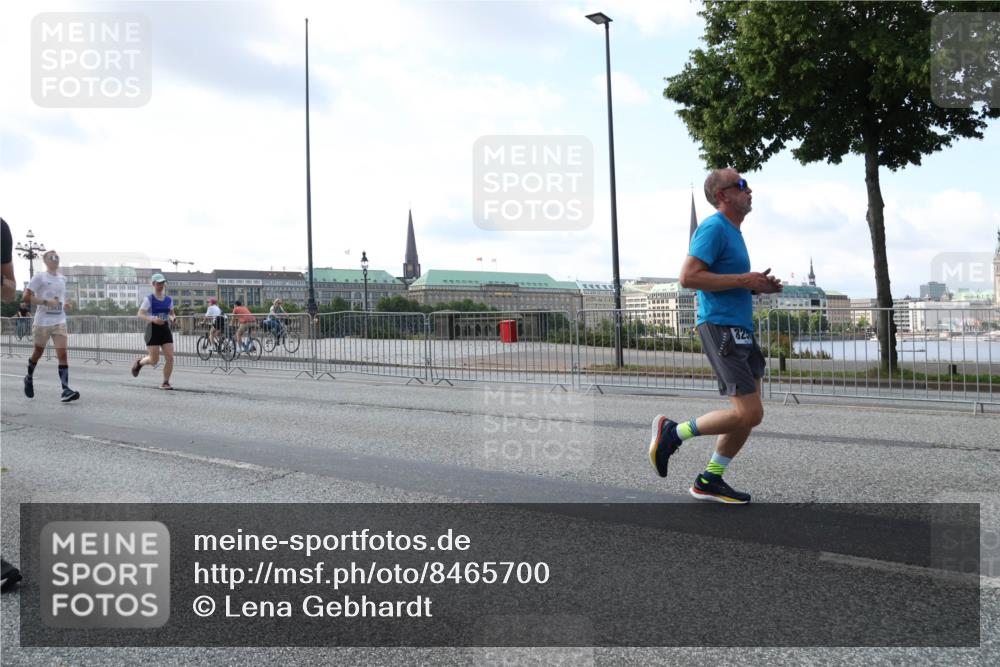 29.06.2025 - hella hamburg halbmarathon Lena Gebhardt http://msf.ph/oto/8465700 29.06.2025 09:55:11 Lombardsbrücke 1200, 1683, 1696, 1706, 1884, 2207, 2222, 2274, 2287, 2367, 2411, 2592, 2596, 2816, 2955, 3208, 3209, 3258, 3435, 3747, 4093, 4121, 4189, 4832, 5102, 5399, 5447, 5638, 5705, 5708, 6027, 6158, 6290, 6389, 6662, 6723, 6836, 6923, 6938, 6978, 6991, 7052, 7312, 7335, 7659, 7908, 8117, 8371, 8437, 8487, 8657, 8693, 8889, 8981, 9031, 9038, 9051, 9093, 9159, 9476, 9661, 9710, 9869, 9931, 11333 meine-sportfotos.de