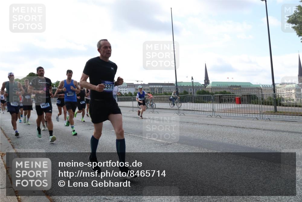 29.06.2025 - hella hamburg halbmarathon Lena Gebhardt http://msf.ph/oto/8465714 29.06.2025 09:55:11 Lombardsbrücke 7508, 18229, 9032, 8693, 6027, 3371, 430, 1200, 1683, 1696, 1706, 1884, 2207, 2222, 2274, 2287, 2367, 2411, 2592, 2596, 2816, 2955, 3208, 3209, 3258, 3435, 3747, 4093, 4121, 4189, 4832, 5102, 5399, 5447, 5638, 5705, 5708, 6027, 6158, 6290, 6389, 6662, 6723, 6836, 6923, 6938, 6978, 6991, 7052, 7312, 7335, 7659, 7908, 8117, 8371, 8437, 8487, 8657, 8693, 8889, 8981, 9031, 9038, 9051, 9093, 9159, 9476, 9661, 9710, 9869, 9931, 11333 meine-sportfotos.de