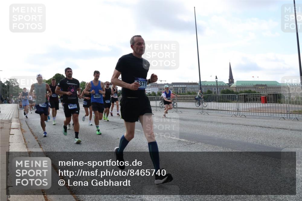 29.06.2025 - hella hamburg halbmarathon Lena Gebhardt http://msf.ph/oto/8465740 29.06.2025 09:55:11 Lombardsbrücke 7508, 18229, 9032, 1889, 8693, 6027, 371, 1200, 1683, 1696, 1706, 1884, 2207, 2222, 2274, 2287, 2367, 2411, 2592, 2596, 2816, 2955, 3208, 3209, 3258, 3435, 3747, 4093, 4121, 4189, 4832, 5102, 5399, 5447, 5638, 5705, 5708, 6027, 6158, 6290, 6389, 6662, 6723, 6836, 6923, 6938, 6978, 6991, 7052, 7312, 7335, 7659, 7908, 8117, 8371, 8437, 8487, 8657, 8693, 8889, 8981, 9031, 9038, 9051, 9093, 9159, 9476, 9661, 9710, 9869, 9931, 11333 meine-sportfotos.de