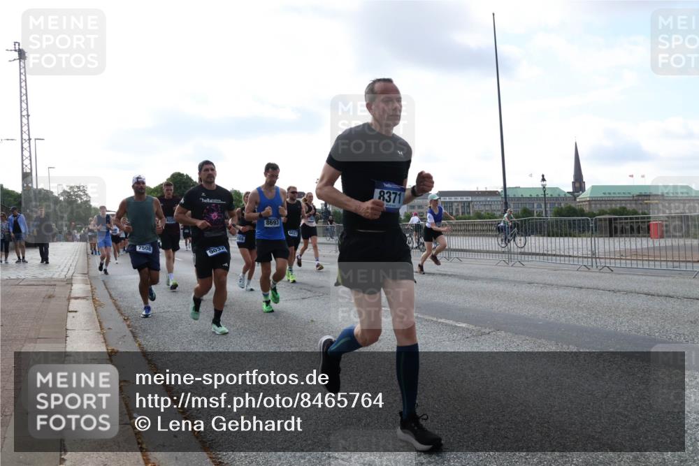 29.06.2025 - hella hamburg halbmarathon Lena Gebhardt http://msf.ph/oto/8465764 29.06.2025 09:55:11 Lombardsbrücke 7508, 18229, 9032, 8693, 6027, 8371, 1200, 1683, 1696, 1706, 1884, 2207, 2222, 2274, 2287, 2367, 2411, 2592, 2596, 2816, 2955, 3208, 3209, 3258, 3435, 3747, 4093, 4121, 4189, 4832, 5102, 5399, 5447, 5638, 5705, 5708, 6027, 6158, 6290, 6389, 6662, 6723, 6836, 6923, 6938, 6978, 6991, 7052, 7312, 7335, 7659, 7908, 8117, 8371, 8437, 8487, 8657, 8693, 8889, 8981, 9031, 9038, 9051, 9093, 9159, 9476, 9661, 9710, 9869, 9931, 11333 meine-sportfotos.de