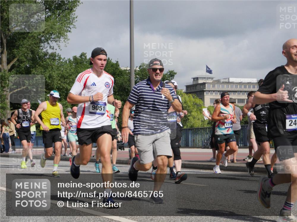 29.06.2025 - hella hamburg halbmarathon Luisa Fischer http://msf.ph/oto/8465765 29.06.2025 09:57:11 Kennedybrücke 7087, 14911, 729, 9051, 30, 2020, 1750, 24, 1119, 1342, 1399, 1750, 1942, 2020, 2442, 2470, 2889, 3562, 4017, 4029, 4816, 5020, 5447, 5706, 5884, 6819, 7087, 7297, 8142, 8374, 9051 meine-sportfotos.de