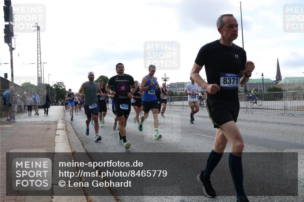 29.06.2025 - hella hamburg halbmarathon Lena Gebhardt http://msf.ph/oto/8465779 29.06.2025 09:55:12 Lombardsbrücke 7508, 9032, 8693, 18430, 8371, 1200, 1683, 1696, 1706, 1884, 2207, 2222, 2274, 2287, 2367, 2411, 2592, 2596, 2816, 2955, 3208, 3209, 3258, 3435, 3747, 4093, 4121, 4189, 4832, 5102, 5399, 5447, 5638, 5705, 5708, 6027, 6158, 6290, 6389, 6662, 6723, 6836, 6923, 6938, 6978, 6991, 7052, 7312, 7335, 7659, 7908, 8117, 8371, 8437, 8487, 8657, 8693, 8889, 8981, 9031, 9051, 9093, 9159, 9476, 9661, 9710, 9869, 9931, 11333 meine-sportfotos.de