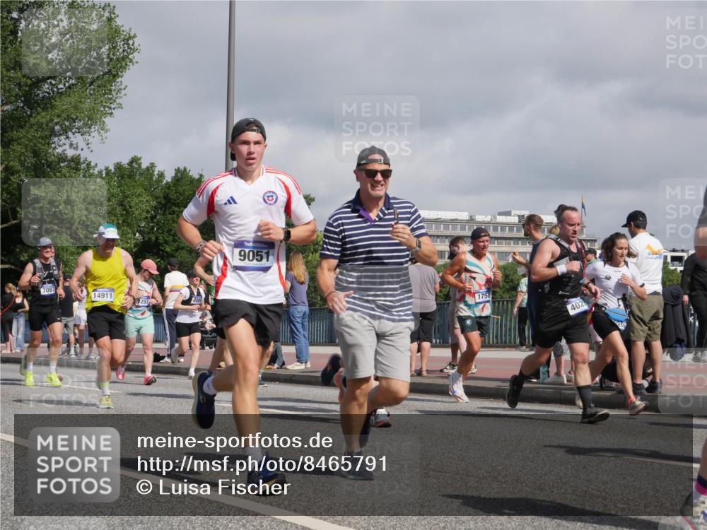 29.06.2025 - hella hamburg halbmarathon Luisa Fischer http://msf.ph/oto/8465791 29.06.2025 09:57:11 Kennedybrücke 7087, 14911, 297, 9051, 1750, 402, 1119, 1342, 1399, 1750, 1942, 2020, 2442, 2470, 2889, 3562, 4017, 4029, 4816, 5020, 5447, 5706, 5884, 6819, 7087, 7297, 8142, 8374, 9051 meine-sportfotos.de