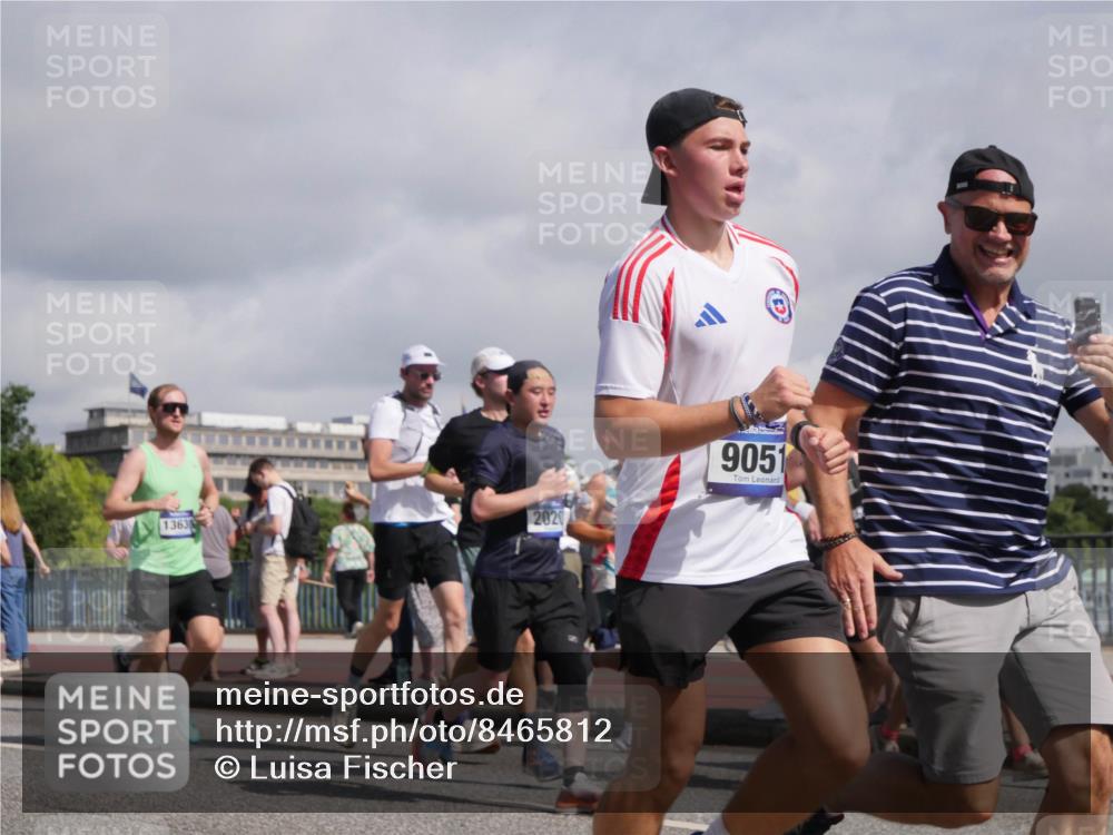 29.06.2025 - hella hamburg halbmarathon Luisa Fischer http://msf.ph/oto/8465812 29.06.2025 09:57:12 Kennedybrücke 1363, 2020, 9051, 1119, 1342, 1399, 1750, 1942, 2020, 2442, 2470, 2561, 2889, 3562, 4017, 4029, 4816, 5020, 5447, 5706, 5884, 6819, 7087, 7297, 8142, 8374, 9051 meine-sportfotos.de