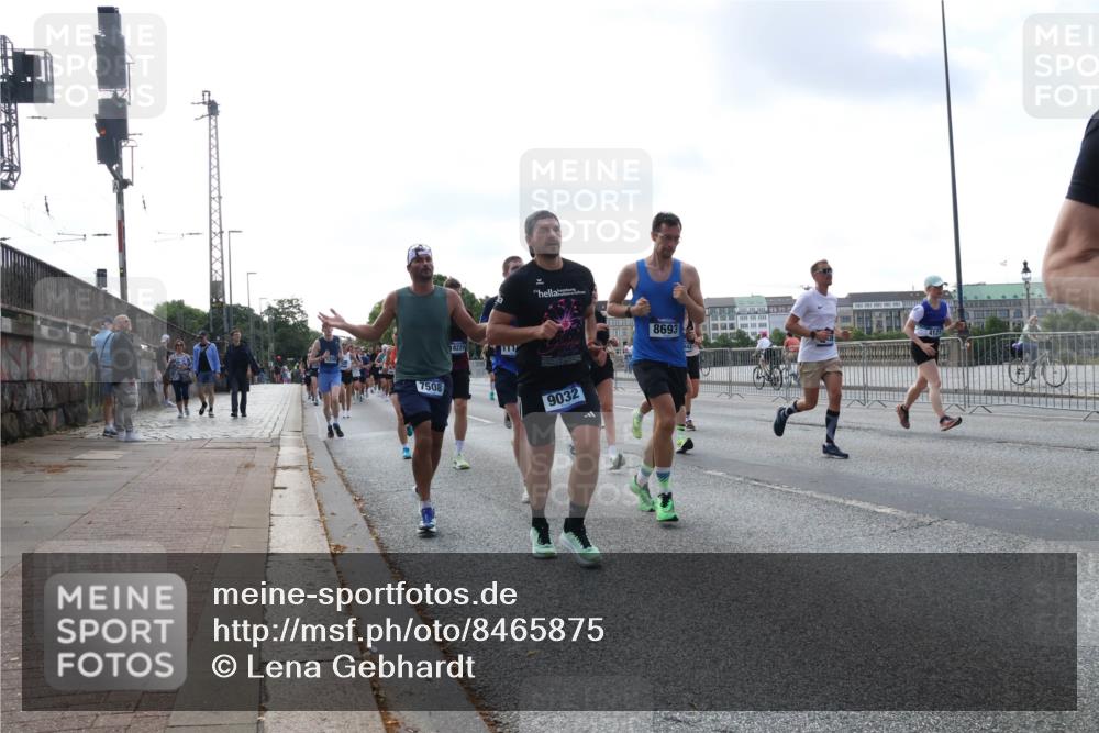 29.06.2025 - hella hamburg halbmarathon Lena Gebhardt http://msf.ph/oto/8465875 29.06.2025 09:55:12 Lombardsbrücke 7508, 18229, 9032, 8693, 1200, 1683, 1696, 1706, 1884, 2207, 2222, 2274, 2287, 2367, 2411, 2592, 2596, 2816, 2955, 3208, 3209, 3258, 3435, 3747, 4093, 4121, 4189, 4832, 5102, 5399, 5447, 5638, 5705, 5708, 6027, 6158, 6290, 6389, 6662, 6723, 6836, 6923, 6938, 6978, 6991, 7052, 7312, 7335, 7659, 7908, 8117, 8371, 8437, 8487, 8657, 8693, 8889, 8981, 9031, 9051, 9093, 9159, 9476, 9661, 9710, 9869, 9931, 11333 meine-sportfotos.de