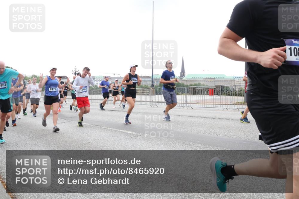 29.06.2025 - hella hamburg halbmarathon Lena Gebhardt http://msf.ph/oto/8465920 29.06.2025 10:32:29 Lombardsbrücke 987, 15088, 12864, 8175, 15147, 830, 108, 1199, 1311, 1640, 1987, 2059, 2349, 2943, 3022, 3365, 3653, 3660, 3670, 3707, 3778, 3822, 4314, 4365, 4446, 4605, 4857, 4924, 5496, 5601, 5658, 5743, 5783, 5871, 5941, 6218, 6228, 6252, 6312, 6315, 7135, 7239, 7308, 7309, 7344, 7387, 7468, 7531, 7535, 7570, 7633, 7695, 7702, 7749, 7750, 7789, 8124, 8127, 8175, 8303, 8625, 8787, 8840, 8914, 8993, 9010, 9125, 9188, 9206, 10002, 10013, 10048, 10277 meine-sportfotos.de