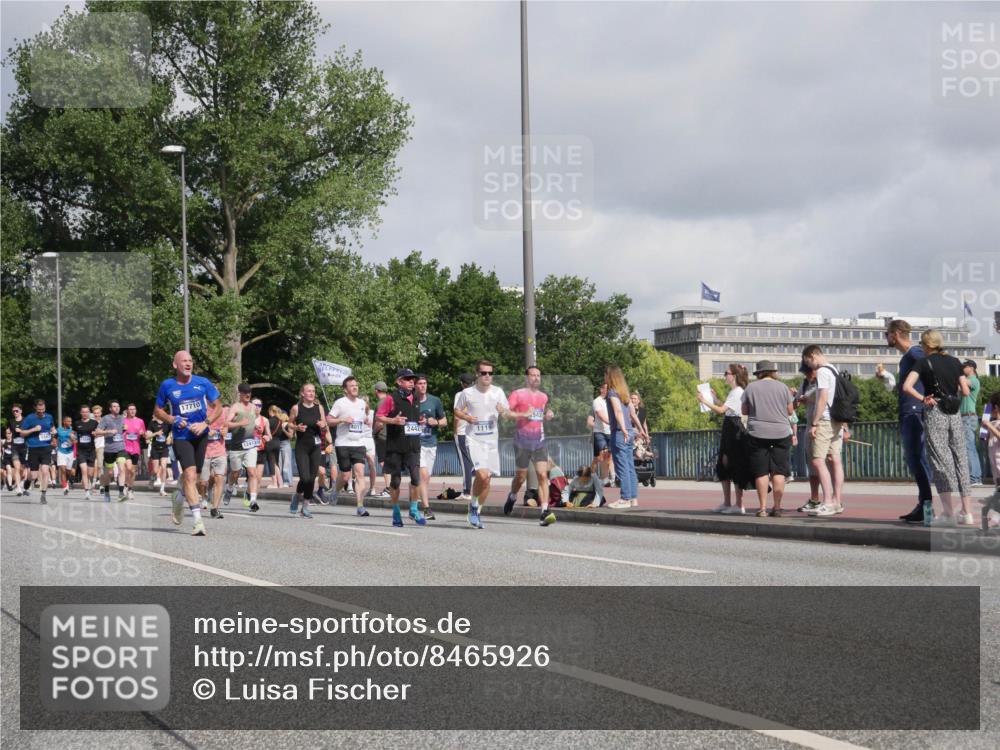 29.06.2025 - hella hamburg halbmarathon Luisa Fischer http://msf.ph/oto/8465926 29.06.2025 09:57:16 Kennedybrücke 17710, 4017, 124130, 2442, 84, 1119, 1119, 1342, 1399, 1750, 1942, 2222, 2367, 2442, 2561, 2670, 2889, 3562, 4017, 4816, 5447, 5884, 6290, 7087, 7297, 8482, 8698, 8916, 10057 meine-sportfotos.de
