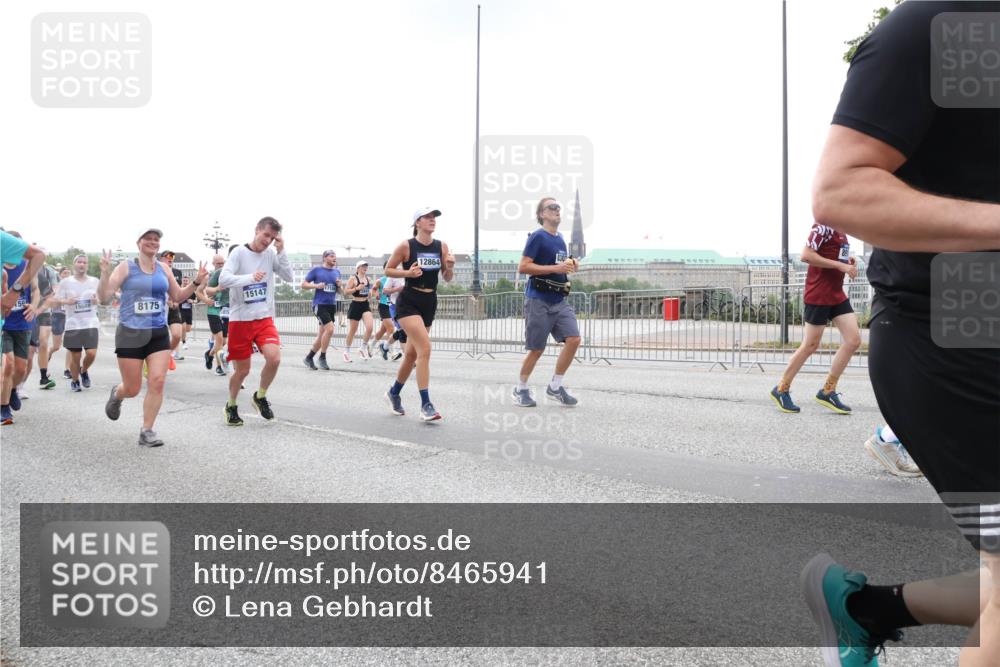29.06.2025 - hella hamburg halbmarathon Lena Gebhardt http://msf.ph/oto/8465941 29.06.2025 10:32:29 Lombardsbrücke 150, 15088, 8175, 12864, 15147, 1199, 1311, 1640, 1987, 2059, 2349, 2943, 3022, 3365, 3653, 3660, 3670, 3707, 3778, 3822, 4314, 4365, 4446, 4605, 4857, 4924, 5496, 5601, 5658, 5743, 5783, 5871, 5941, 6218, 6228, 6252, 6312, 6315, 7135, 7239, 7308, 7309, 7344, 7387, 7468, 7531, 7535, 7570, 7633, 7695, 7702, 7749, 7750, 7789, 8124, 8127, 8175, 8303, 8625, 8787, 8840, 8914, 8993, 9010, 9125, 9188, 9206, 10002, 10013, 10048, 10277 meine-sportfotos.de