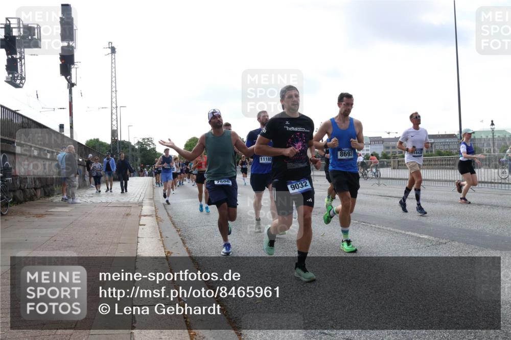 29.06.2025 - hella hamburg halbmarathon Lena Gebhardt http://msf.ph/oto/8465961 29.06.2025 09:55:12 Lombardsbrücke 7508, 11185, 9032, 8693, 18430, 1200, 1683, 1696, 1706, 1884, 2207, 2222, 2274, 2287, 2367, 2411, 2592, 2596, 2816, 2955, 3208, 3209, 3258, 3435, 3747, 4093, 4121, 4189, 4832, 5102, 5399, 5447, 5638, 5705, 5708, 6027, 6158, 6290, 6389, 6662, 6723, 6836, 6923, 6938, 6978, 6991, 7052, 7312, 7335, 7659, 7908, 8117, 8371, 8437, 8487, 8657, 8693, 8889, 8981, 9031, 9051, 9093, 9159, 9476, 9661, 9710, 9869, 9931, 11333 meine-sportfotos.de