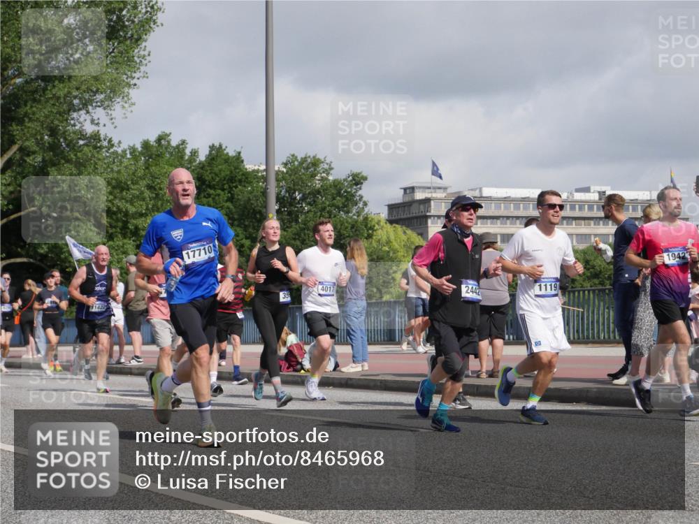 29.06.2025 - hella hamburg halbmarathon Luisa Fischer http://msf.ph/oto/8465968 29.06.2025 09:57:18 Kennedybrücke 1422, 17710, 35, 4017, 2442, 1119, 9, 1942, 1119, 1342, 1942, 2222, 2367, 2442, 2561, 2670, 2889, 3562, 4017, 5447, 5884, 6290, 6978, 7274, 7297, 8482, 8698, 8916, 9924, 10057 meine-sportfotos.de