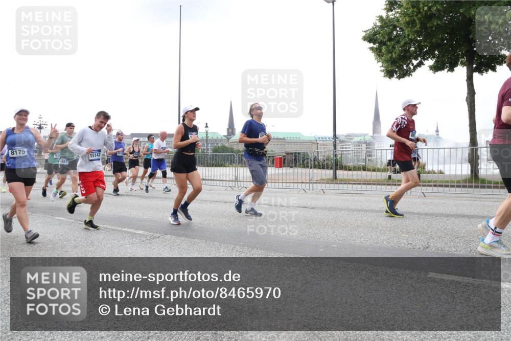 29.06.2025 - hella hamburg halbmarathon Lena Gebhardt http://msf.ph/oto/8465970 29.06.2025 10:32:30 Lombardsbrücke 8175, 153, 4857, 15147, 1710, 1199, 1311, 1640, 1987, 2059, 2349, 2943, 3022, 3365, 3653, 3660, 3670, 3707, 3778, 3822, 4314, 4365, 4446, 4605, 4857, 4924, 5496, 5601, 5658, 5743, 5783, 5871, 5941, 6218, 6228, 6252, 6312, 6315, 7135, 7239, 7308, 7309, 7344, 7387, 7468, 7531, 7535, 7570, 7633, 7695, 7702, 7749, 7750, 7789, 8124, 8127, 8175, 8303, 8625, 8787, 8840, 8914, 8993, 9010, 9125, 9188, 9206, 10002, 10013, 10048, 10277 meine-sportfotos.de