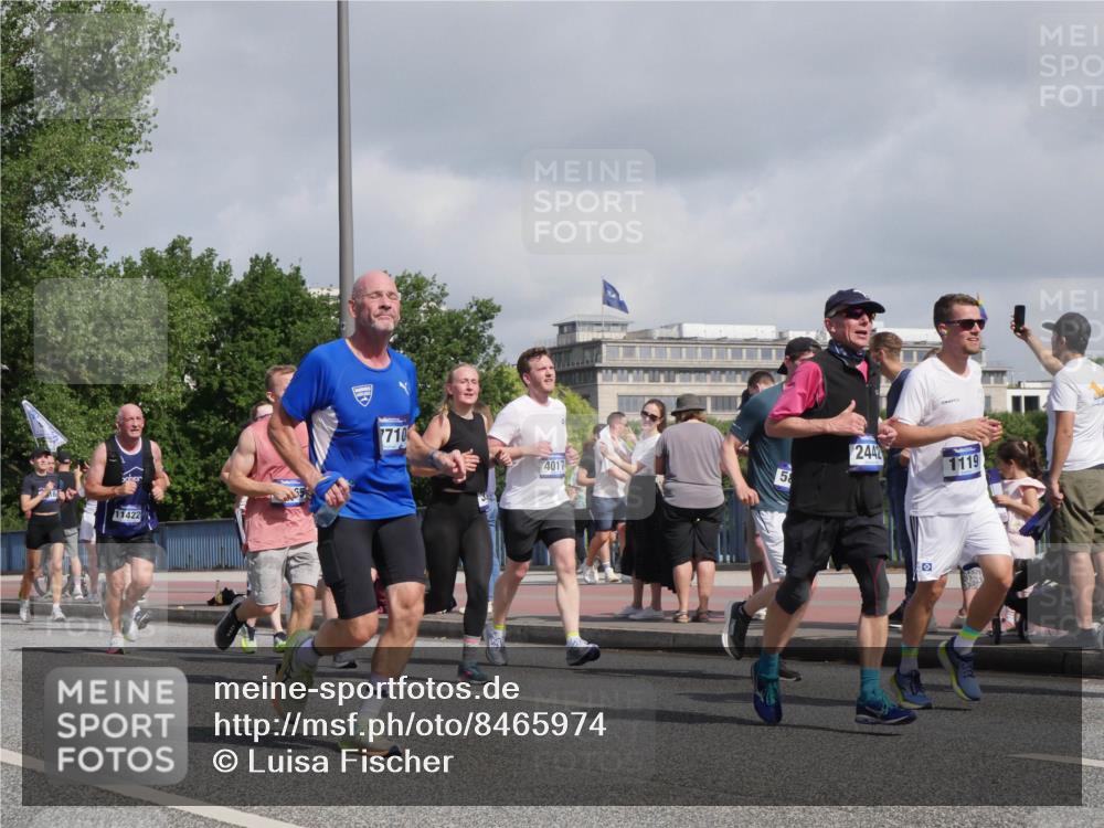 29.06.2025 - hella hamburg halbmarathon Luisa Fischer http://msf.ph/oto/8465974 29.06.2025 09:57:19 Kennedybrücke 11422, 7710, 4017, 5, 2442, 1119, 1119, 1942, 2222, 2367, 2442, 2561, 2670, 3562, 4017, 5447, 5884, 6290, 6978, 7274, 8482, 8698, 8916, 9710, 9924, 10057 meine-sportfotos.de