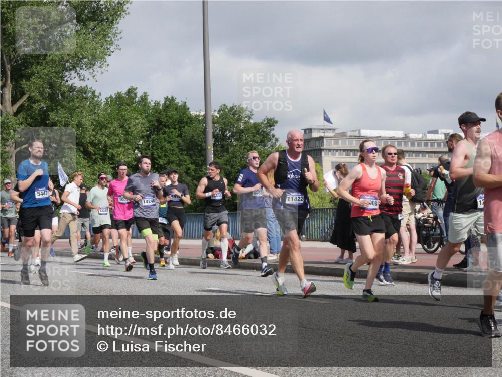 29.06.2025 - hella hamburg halbmarathon Luisa Fischer http://msf.ph/oto/8466032 29.06.2025 09:57:20 Kennedybrücke 5447, 12367, 100, 703, 391, 14248, 16834, 8482, 11422, 08, 12, 1119, 1942, 2222, 2367, 2442, 2561, 2670, 3562, 4017, 5447, 5884, 6290, 6978, 6991, 7274, 8482, 8698, 8916, 9710, 9924, 10057 meine-sportfotos.de