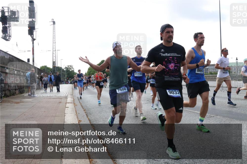 29.06.2025 - hella hamburg halbmarathon Lena Gebhardt http://msf.ph/oto/8466111 29.06.2025 09:55:13 Lombardsbrücke 1200, 7508, 11185, 889, 23, 9032, 869, 1843, 1200, 1683, 1696, 1706, 1884, 1976, 2207, 2222, 2274, 2287, 2367, 2411, 2592, 2596, 2816, 2955, 3208, 3209, 3258, 3435, 3747, 4093, 4121, 4189, 4832, 5102, 5399, 5447, 5638, 5705, 5708, 6027, 6158, 6290, 6389, 6662, 6723, 6836, 6923, 6938, 6978, 6991, 7052, 7312, 7335, 7659, 7908, 8117, 8371, 8437, 8487, 8657, 8693, 8889, 8981, 9031, 9093, 9159, 9476, 9661, 9710, 9869, 9931, 11333 meine-sportfotos.de