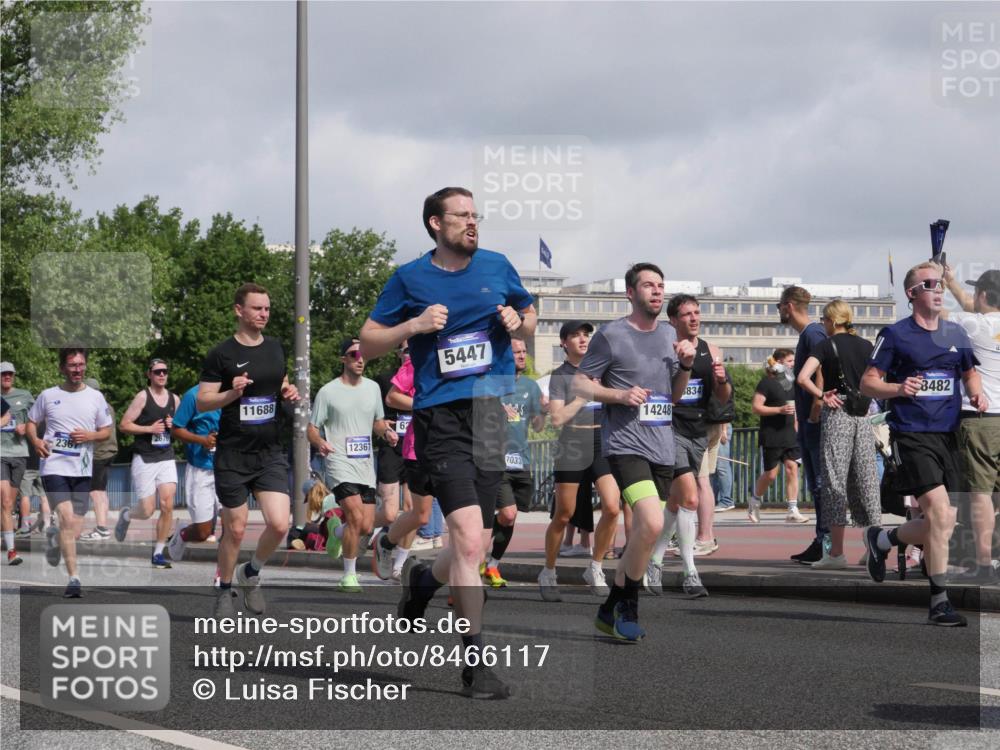 29.06.2025 - hella hamburg halbmarathon Luisa Fischer http://msf.ph/oto/8466117 29.06.2025 09:57:22 Kennedybrücke 2367, 2670, 11688, 12367, 62, 5447, 7033, 14248, 834, 3482, 1942, 2222, 2367, 2442, 2561, 2670, 2816, 3562, 4017, 5447, 5884, 6290, 6978, 6991, 7274, 7335, 8482, 8698, 8916, 8981, 9710, 9924, 10057 meine-sportfotos.de