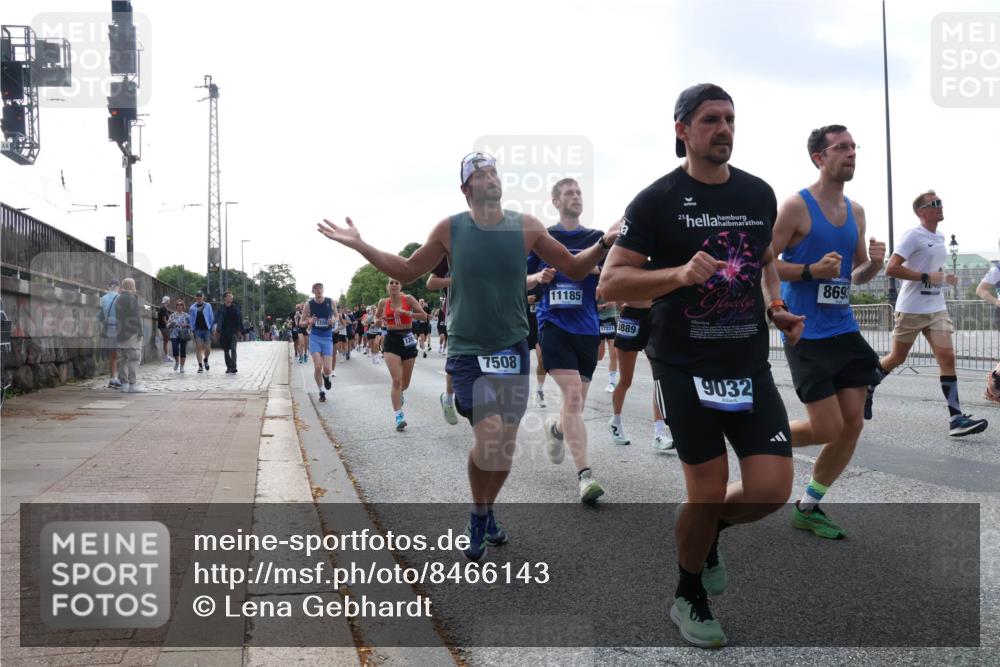 29.06.2025 - hella hamburg halbmarathon Lena Gebhardt http://msf.ph/oto/8466143 29.06.2025 09:55:13 Lombardsbrücke 1200, 7508, 23, 11185, 17221, 889, 9032, 869, 1200, 1683, 1696, 1706, 1884, 1976, 2207, 2222, 2274, 2287, 2367, 2411, 2592, 2596, 2816, 2955, 3208, 3209, 3258, 3435, 3747, 4093, 4121, 4189, 4832, 5102, 5399, 5447, 5638, 5705, 5708, 6027, 6158, 6290, 6389, 6662, 6723, 6836, 6923, 6938, 6978, 6991, 7052, 7312, 7335, 7659, 7908, 8117, 8371, 8437, 8487, 8657, 8693, 8889, 8981, 9031, 9093, 9159, 9476, 9661, 9710, 9869, 9931, 11333 meine-sportfotos.de