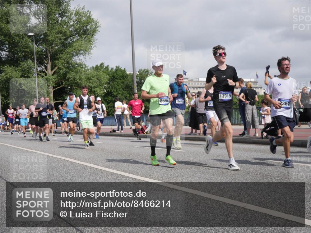 29.06.2025 - hella hamburg halbmarathon Luisa Fischer http://msf.ph/oto/8466214 29.06.2025 09:57:25 Kennedybrücke 6978, 7274, 222, 2, 8698, 13919, 12670, 267, 3367, 1817, 2222, 2367, 2561, 2670, 2816, 2955, 6290, 6978, 6991, 7274, 7335, 7908, 8482, 8698, 8916, 8981, 9038, 9710, 9924, 10057 meine-sportfotos.de