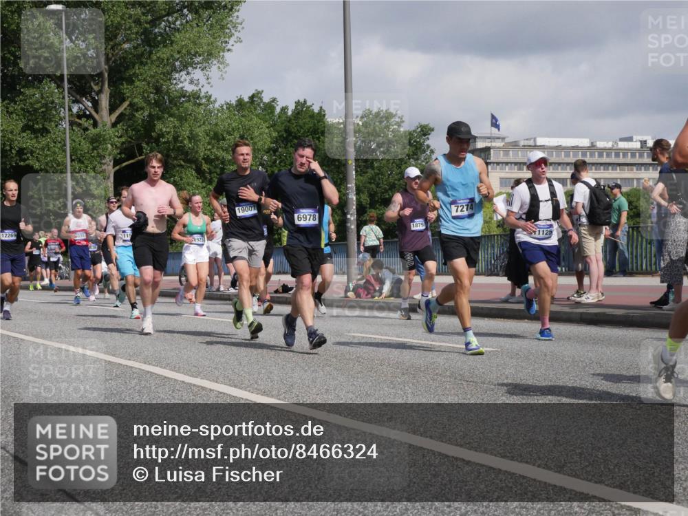 29.06.2025 - hella hamburg halbmarathon Luisa Fischer http://msf.ph/oto/8466324 29.06.2025 09:57:27 Kennedybrücke 12269, 3351, 038, 115, 8923, 19007, 6978, 18797, 7274, 1125, 1817, 2222, 2367, 2670, 2816, 2955, 6290, 6978, 6991, 7274, 7335, 7908, 8698, 8916, 8981, 9038, 9710, 9924, 10057 meine-sportfotos.de