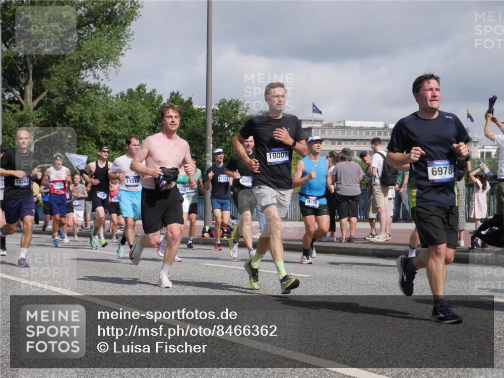 29.06.2025 - hella hamburg halbmarathon Luisa Fischer http://msf.ph/oto/8466362 29.06.2025 09:57:29 Kennedybrücke 12269, 7335, 15512, 6991, 11518, 923, 16, 18118, 19007, 9710, 6978, 1817, 2222, 2670, 2816, 2955, 6978, 6991, 7274, 7335, 7508, 7908, 8657, 8981, 9038, 9710, 9924, 9931 meine-sportfotos.de