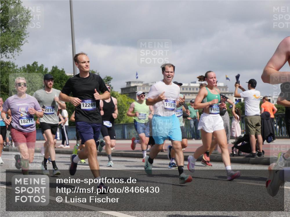29.06.2025 - hella hamburg halbmarathon Luisa Fischer http://msf.ph/oto/8466430 29.06.2025 09:57:31 Kennedybrücke 18211, 2816, 12269, 7544, 18915, 11518, 16062, 18923, 1549, 1817, 2816, 2955, 6923, 6978, 6991, 7274, 7335, 7508, 7908, 8657, 8981, 9038, 9710, 9931 meine-sportfotos.de