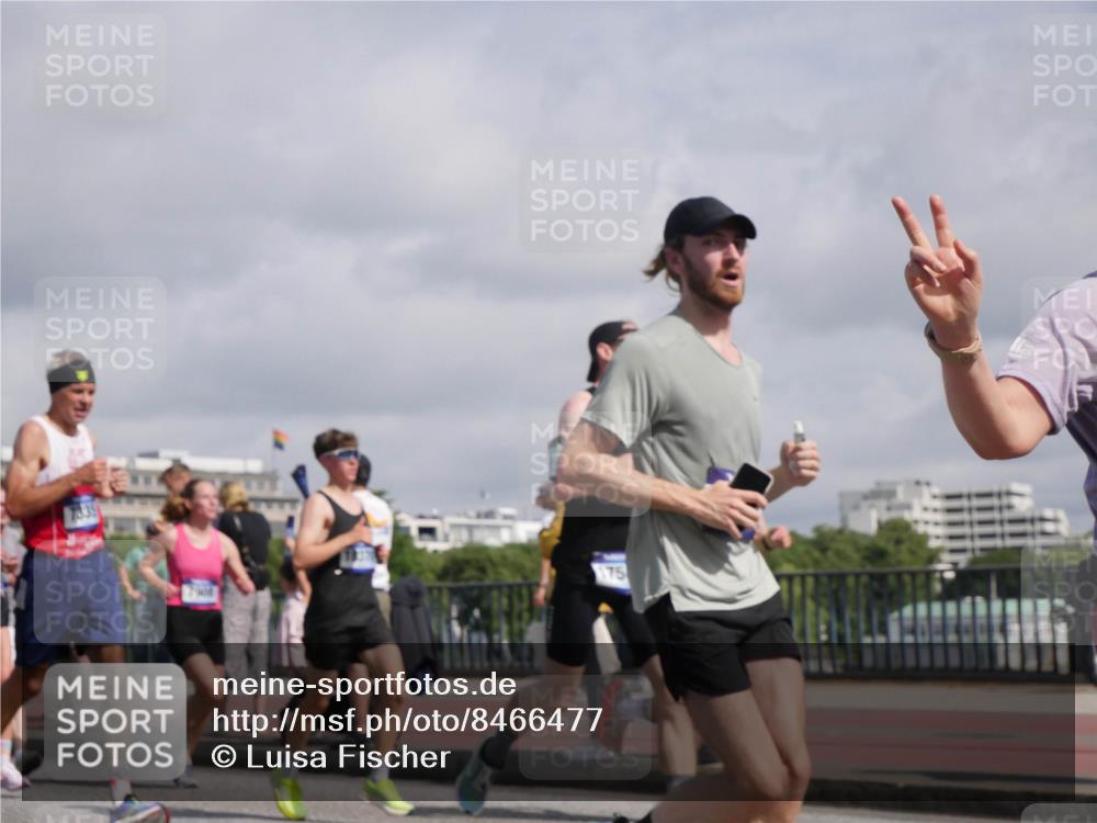 29.06.2025 - hella hamburg halbmarathon Luisa Fischer http://msf.ph/oto/8466477 29.06.2025 09:57:33 Kennedybrücke 4, 175, 1549, 1817, 2816, 2955, 6389, 6923, 6991, 7335, 7508, 7908, 8657, 8981, 9038, 9661, 9931 meine-sportfotos.de