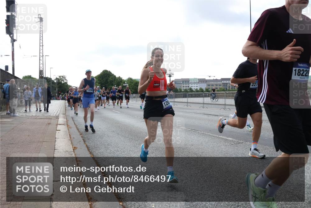 29.06.2025 - hella hamburg halbmarathon Lena Gebhardt http://msf.ph/oto/8466497 29.06.2025 09:55:14 Lombardsbrücke 1200, 120, 227, 18229, 1200, 1683, 1696, 1706, 1884, 1976, 2207, 2222, 2274, 2287, 2367, 2411, 2592, 2596, 2816, 2955, 3208, 3209, 3258, 3435, 3747, 4093, 4121, 4189, 4832, 5102, 5399, 5638, 5705, 5708, 6027, 6158, 6290, 6389, 6662, 6836, 6923, 6938, 6978, 6991, 7052, 7312, 7335, 7659, 7908, 8117, 8371, 8437, 8487, 8657, 8693, 8889, 8981, 9031, 9093, 9159, 9476, 9661, 9710, 9869, 9931, 11333 meine-sportfotos.de