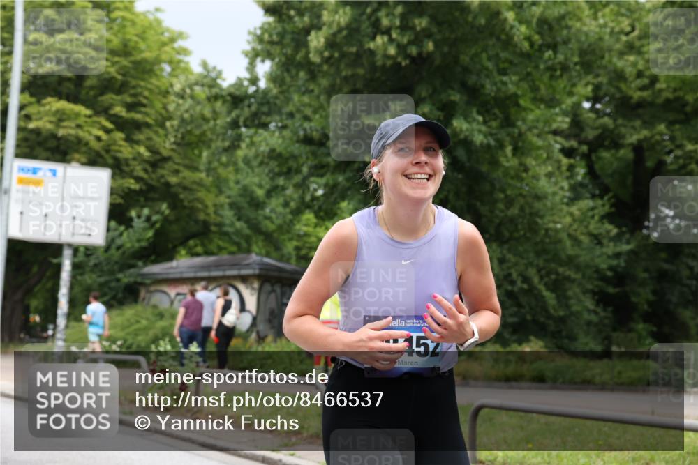 29.06.2025 - hella hamburg halbmarathon Yannick Fuchs http://msf.ph/oto/8466537 29.06.2025 10:57:19 20KM 1126, 1184, 1722, 1724, 1881, 1940, 1992, 2424, 3182, 3248, 3360, 4370, 4538, 4665, 5058, 5511, 5653, 5708, 5734, 5763, 6142, 6631, 7243, 7333, 8176, 8469, 8478, 8721, 8822, 9124, 9439, 9554, 9681, 9899, 10128, 10866, 11402, 12513, 13528, 13551, 14313, 15137, 15516, 15550, 16371, 16420, 16478, 16540, 16872, 17045, 17757, 17890, 17894, 18028, 18122, 18355, 18359, 18452, 18999, 19241 meine-sportfotos.de