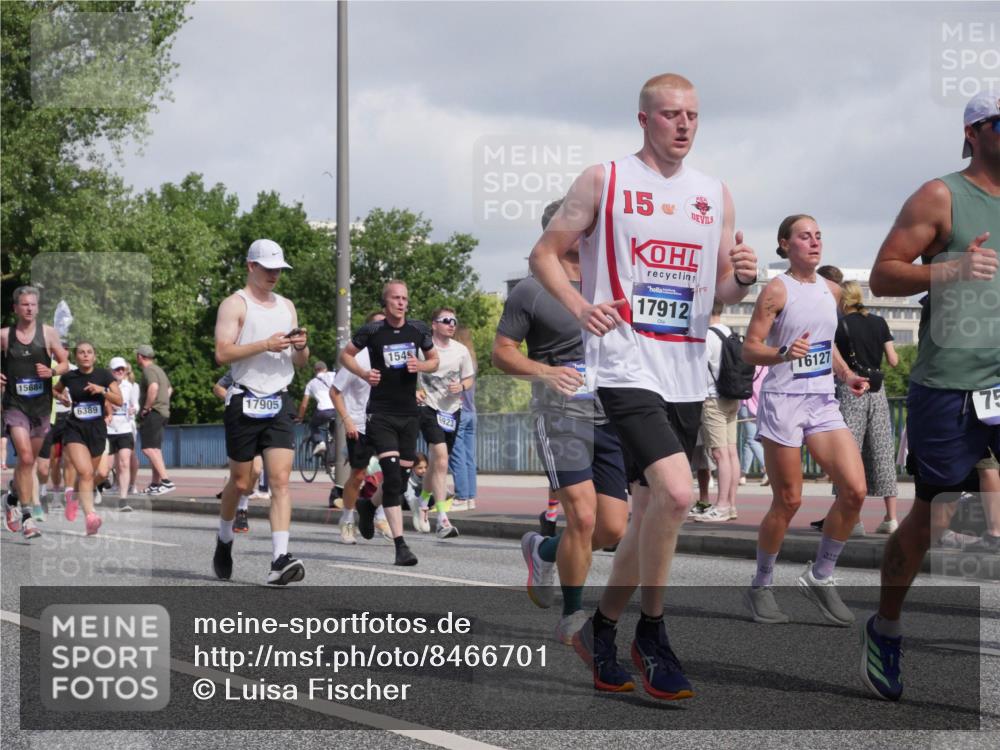 29.06.2025 - hella hamburg halbmarathon Luisa Fischer http://msf.ph/oto/8466701 29.06.2025 09:57:39 Kennedybrücke 15684, 6389, 17905, 1549, 5923, 15, 17912, 6127, 75, 1549, 2592, 2596, 4832, 5705, 6389, 6723, 6923, 7508, 8117, 8657, 9661, 9931, 10122 meine-sportfotos.de
