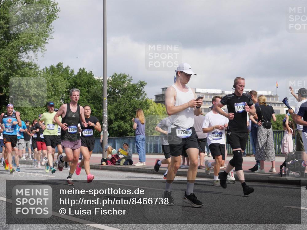 29.06.2025 - hella hamburg halbmarathon Luisa Fischer http://msf.ph/oto/8466738 29.06.2025 09:57:40 Kennedybrücke 13726, 18882, 15684, 6389, 17905, 13698, 1540, 1549, 2592, 2596, 4832, 5705, 6389, 6723, 6923, 7508, 8117, 8657, 9661, 9931, 10122, 10868 meine-sportfotos.de