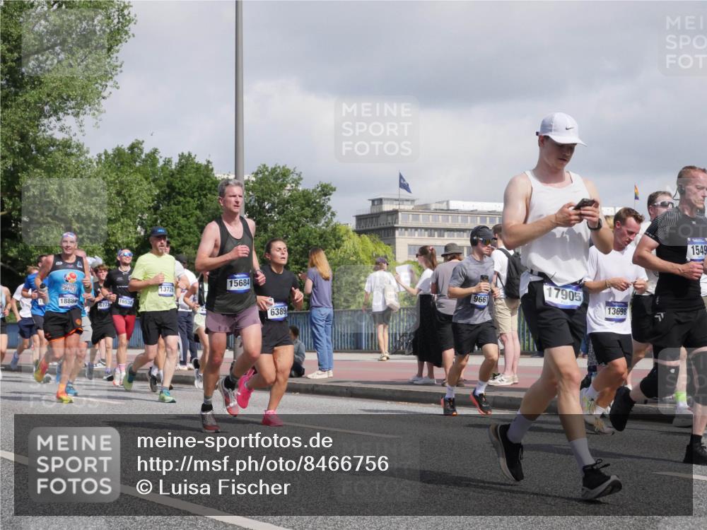 29.06.2025 - hella hamburg halbmarathon Luisa Fischer http://msf.ph/oto/8466756 29.06.2025 09:57:41 Kennedybrücke 18882, 6723, 16538, 13726, 15684, 9661, 6389, 17905, 13698, 1549, 1549, 2592, 2596, 4832, 5705, 6389, 6723, 6923, 7508, 8117, 8657, 9661, 9931, 10122, 10868 meine-sportfotos.de