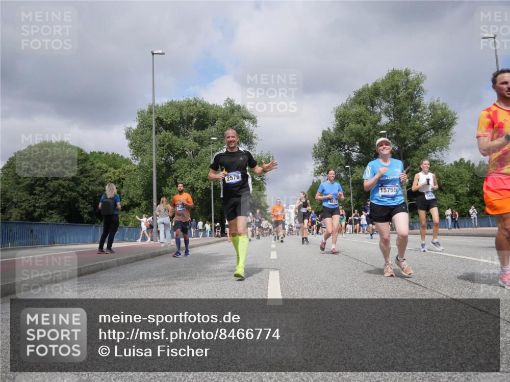 29.06.2025 - hella hamburg halbmarathon Luisa Fischer http://msf.ph/oto/8466774 29.06.2025 10:42:11 Kennedybrücke 2576, 5617, 15755, 568, 1856, 3216, 3307, 3726, 4603, 4964, 5617, 5684, 5735, 7589 meine-sportfotos.de