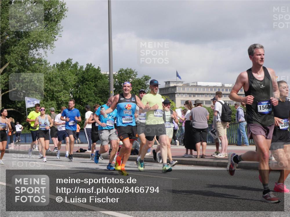 29.06.2025 - hella hamburg halbmarathon Luisa Fischer http://msf.ph/oto/8466794 29.06.2025 09:57:42 Kennedybrücke 16089, 19, 1880, 470, 12094, 13726, 16907, 18882, 6, 13707, 2596, 15684, 389, 1549, 2592, 2596, 3208, 4832, 5705, 6389, 6723, 6923, 8117, 8437, 8657, 9159, 9661, 10122, 10868 meine-sportfotos.de
