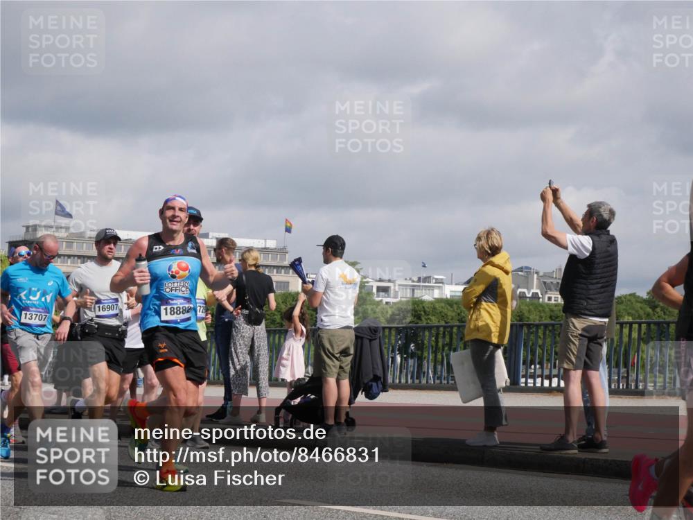 29.06.2025 - hella hamburg halbmarathon Luisa Fischer http://msf.ph/oto/8466831 29.06.2025 09:57:43 Kennedybrücke 13707, 16907, 18882, 726, 1549, 2592, 2596, 3208, 4832, 5705, 6389, 6723, 6923, 8117, 8437, 9093, 9159, 9661, 10122, 10868 meine-sportfotos.de